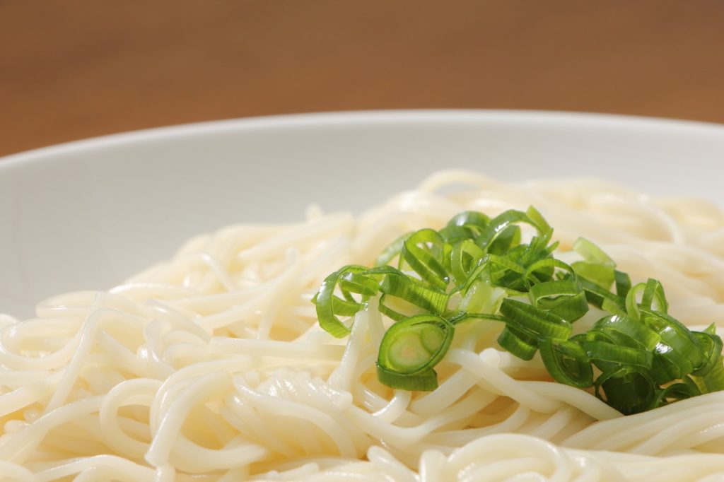 麺類の種類一覧!意外と知らない麺の基本をまとめて紹介 麺の話 | 津村製麺所|株式会社ツムラ