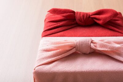 お祝いを格上げする風呂敷マナーとおすすめギフト大全